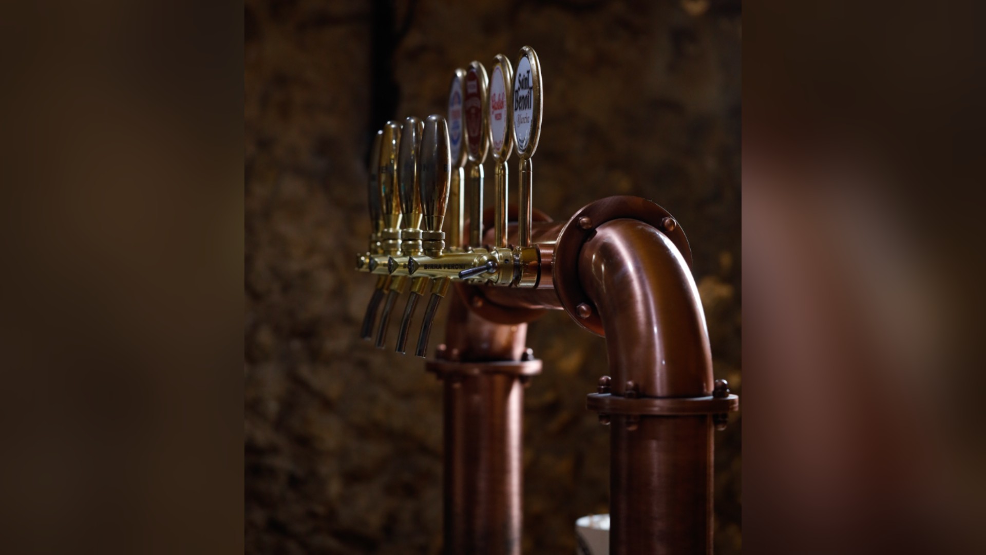 Spine in ottone delle birre alla spina